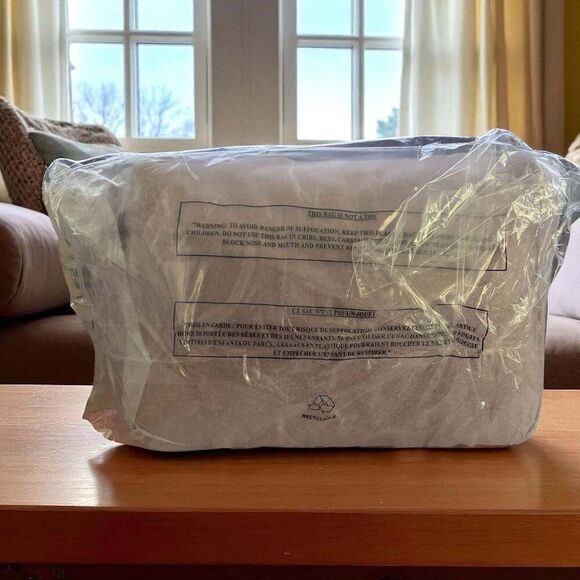 Christian Lacroix Red Leather Shoulder Bag NWT - Picture 6 of 6